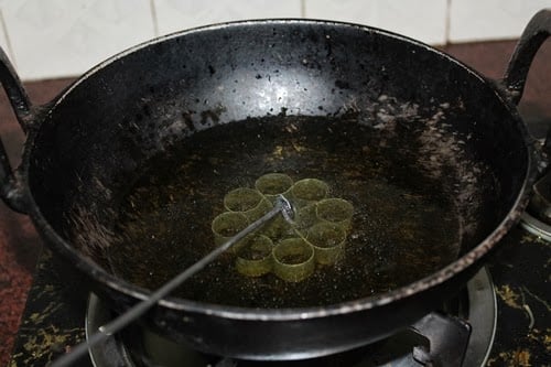 அச்சு முறுக்கு (Rose Cookies): பாரம்பரியமும் பண்டிகை இனிமையும்