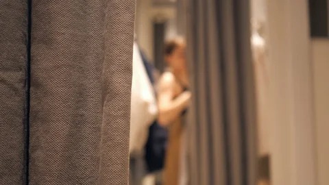 இலங்கையில் கடையில் பெண்களின் Privacy மீறல்: பொது இடங்களில் பெண்களின் பாதுகாப்பு